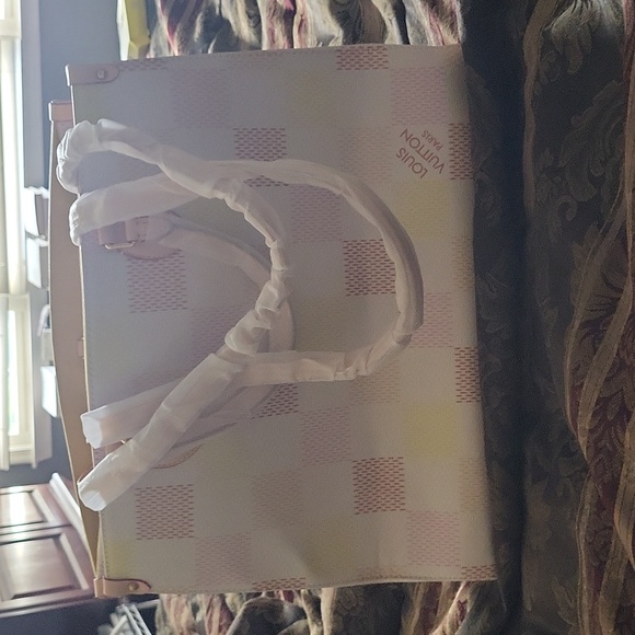 Designer bag gorgeous large tote and shoulder dust cover ✨️ ♥️color yellow pink - Picture 2 of 8